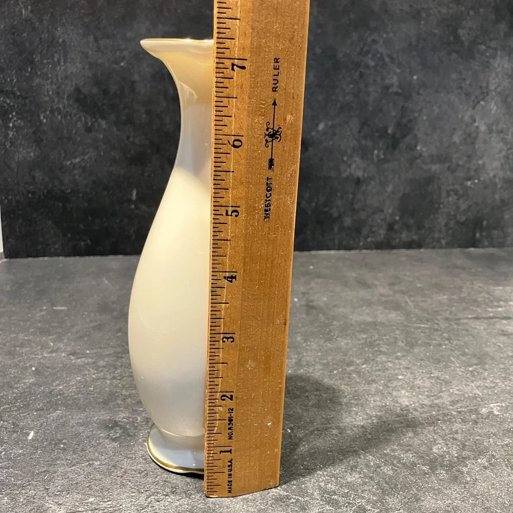 Vtg Royal Doulton Fine Bone China Bud Vase Scalloped Edge Gilded Accents